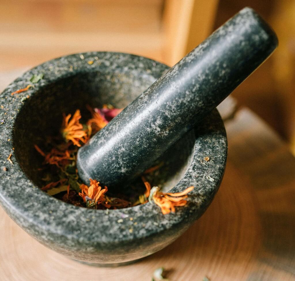 efficient-lifestyle-mortal-and-pestle